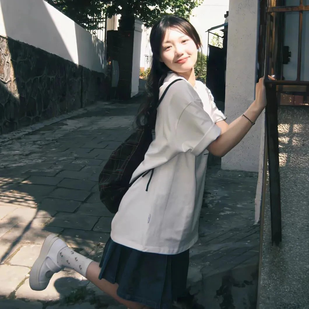 穿着旗袍的女孩